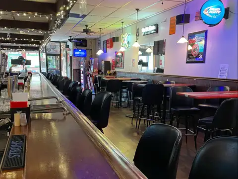Ale Haus Tavern & Deli Shop in Mentor