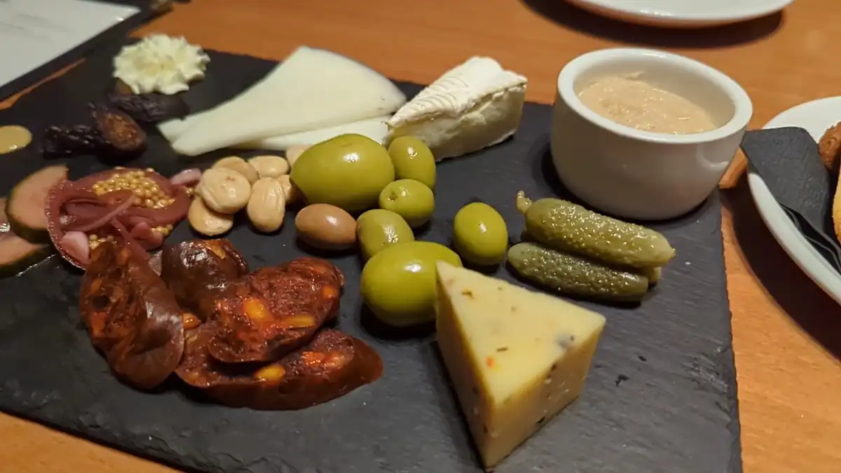 Amada Tapas & Wine – photo 2