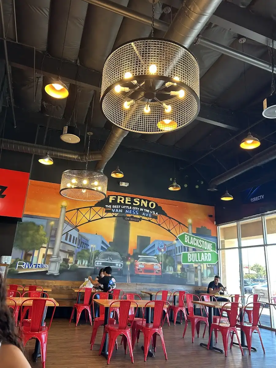 Angry Chickz - Fresno (N Blackstone Ave) – photo 4
