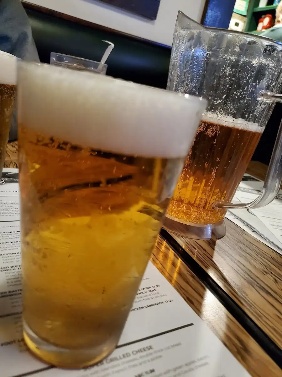 Archie Moore's Bar & Restaurant – photo 5
