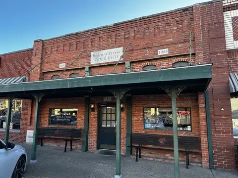 Ballard Street Cafe And Grill in Wylie