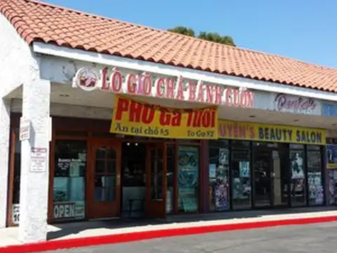 Bánh Cuốn Hoa Hồng Hương in Garden Grove