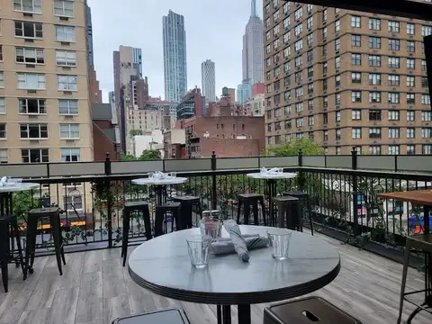 Bella Union Rooftop Bar in New York