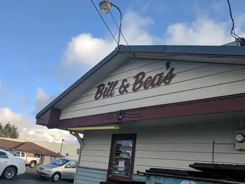 Bill & Bea's Drive In in Centralia