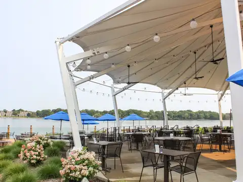 Boatwerks Waterfront Restaurant in Holland