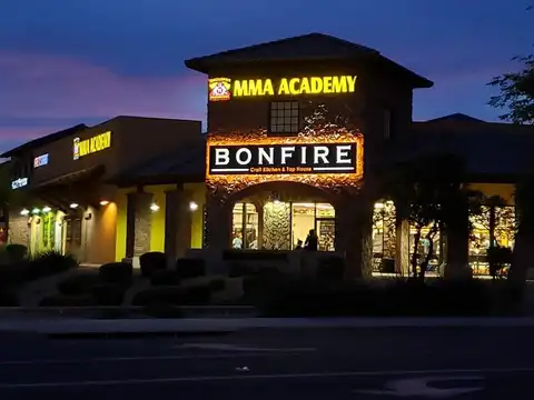Bonfire Craft Kitchen And Tap House Tempe in Tempe