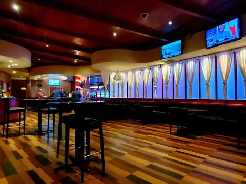 Bonz Restaurant & Lounge in Harrington