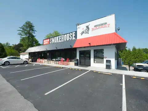 Braglio Farms Smokehouse in Finksburg