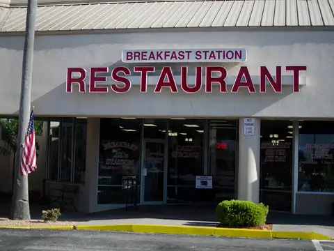 Breakfast Station in Spring Hill