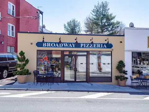 Broadway Pizzeria Of White Plains in White Plains