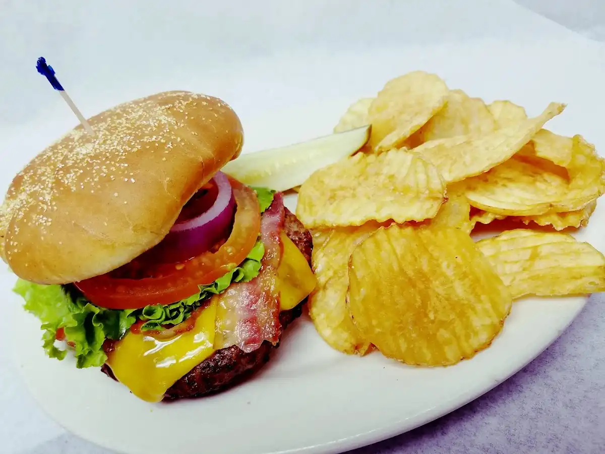 Bungalow Joe's Family Grill And Pub – photo 3
