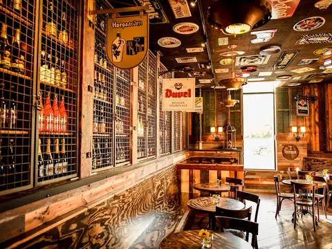 Café Hollander Hilldale in Madison