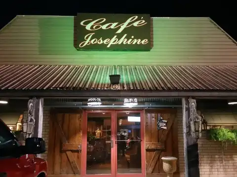 Cafe Josephine in Sunset