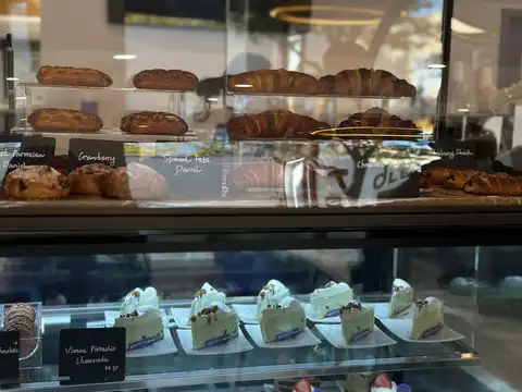 Caffè Ollo in Waltham