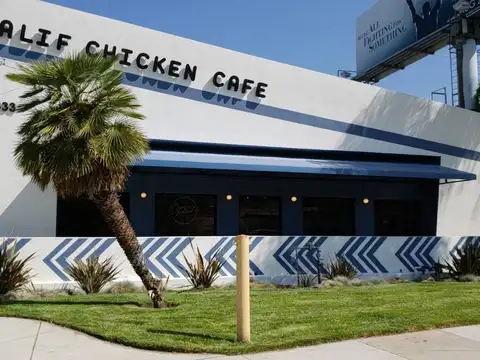 Calif Chicken Cafe in Woodland Hills