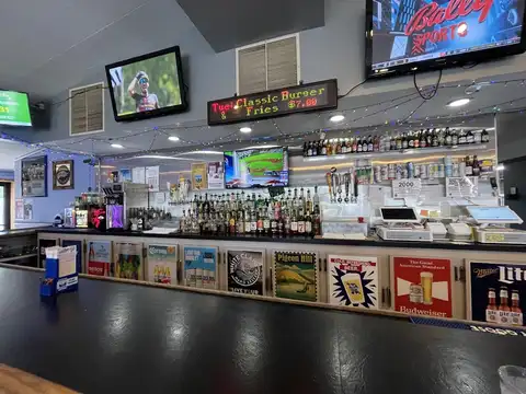 Canary Inn Bar & Grill in North Muskegon