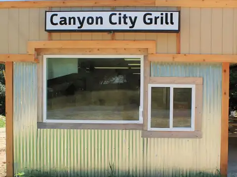Canyon City Grill in Canyon Lake