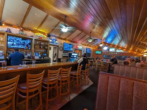 Carbone's Pizzeria Bar & Grill in West St Paul