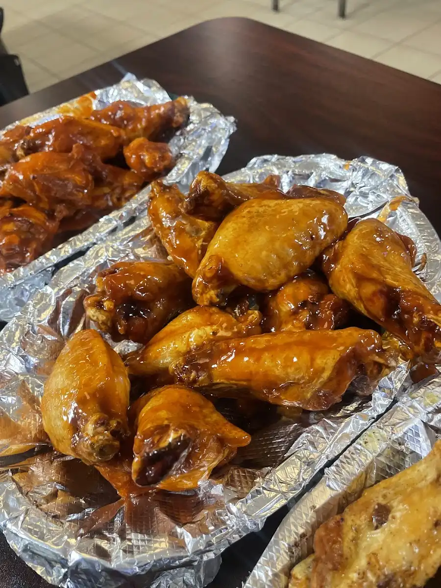 Champions Sports Bar & Grill – photo 4