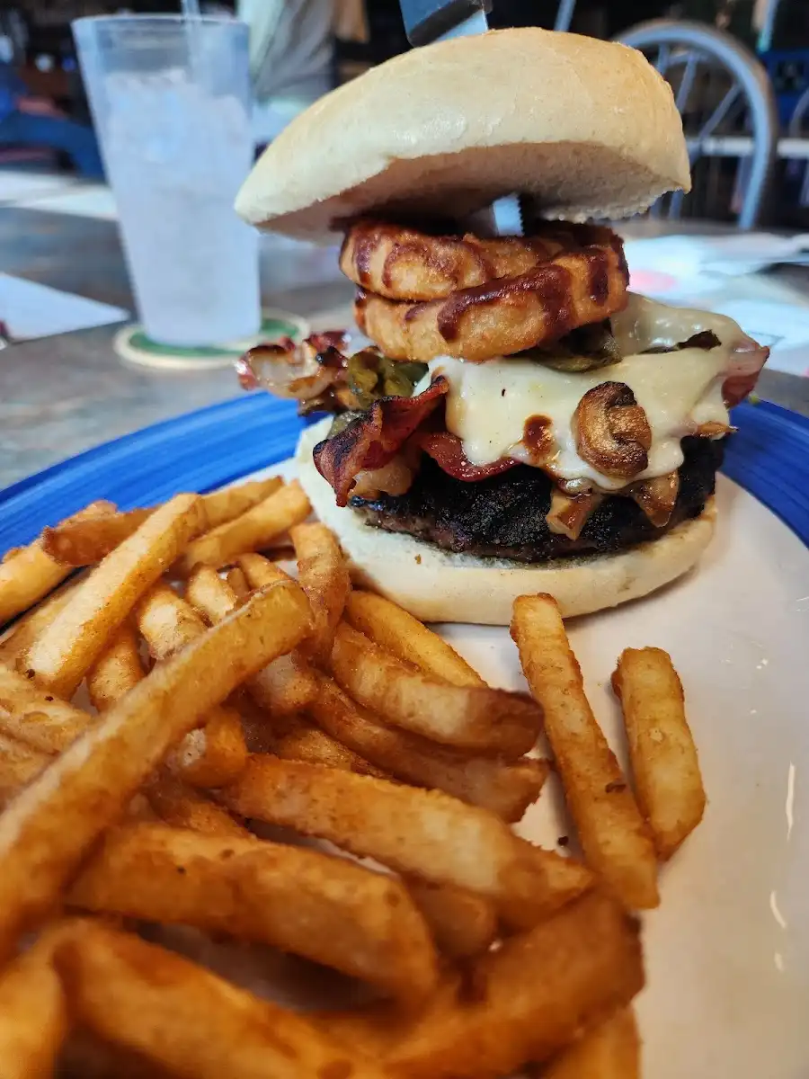 Champions Sports Bar & Grill – photo 5