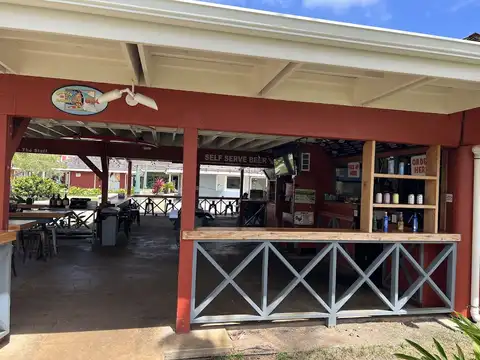 Chicken In A Barrel Bbq At Coconut Marketplace in Kapaʻa