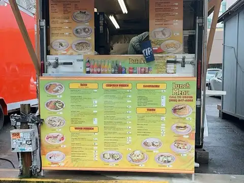 Chopollos Mexican Food Cart in Portland
