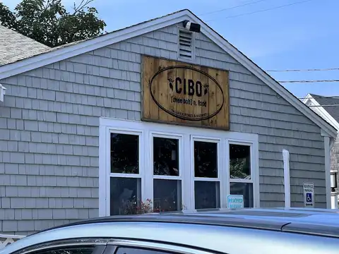 Cibo Italian Kitchen & Market in Orleans