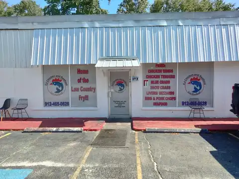 Cj Chicken And Seafood in Ludowici