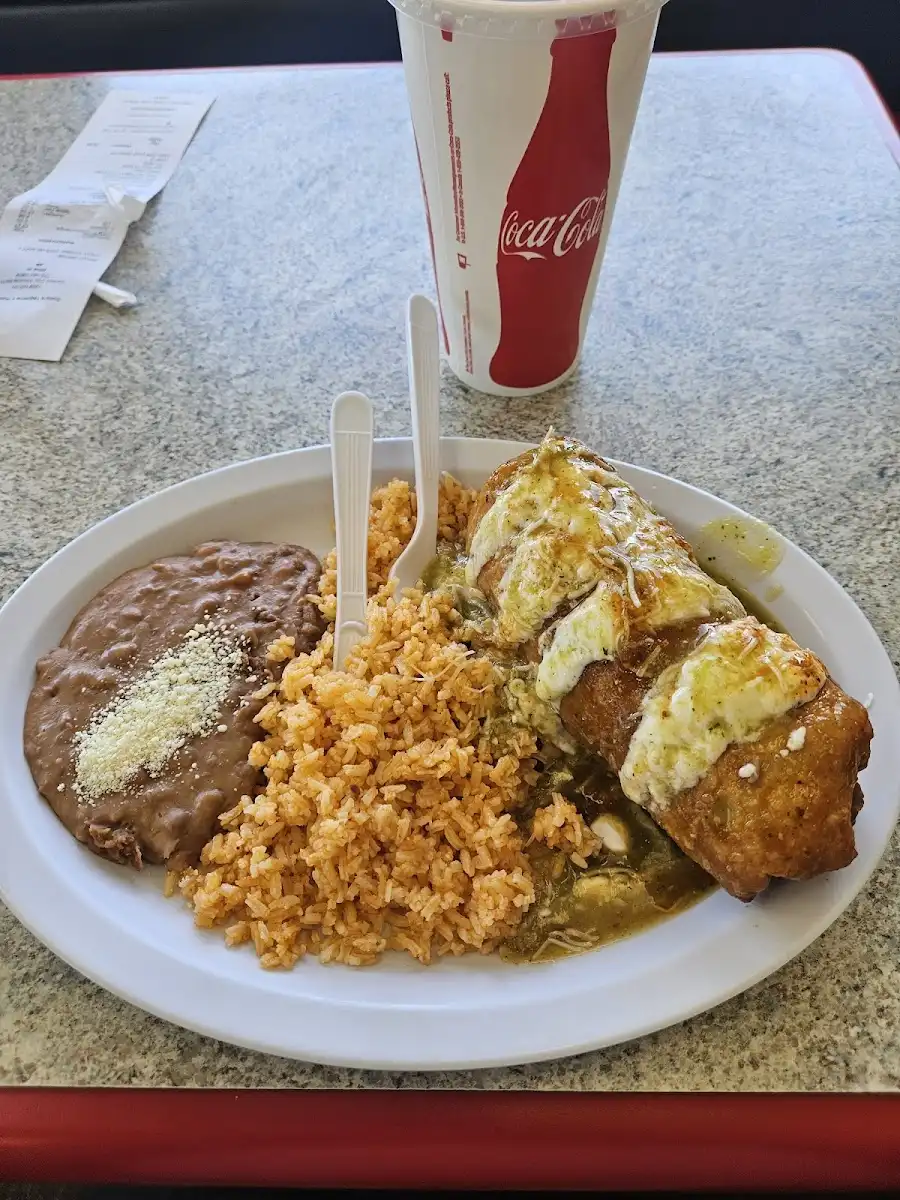 Coco's Taqueria Y Pupuseria – photo 2