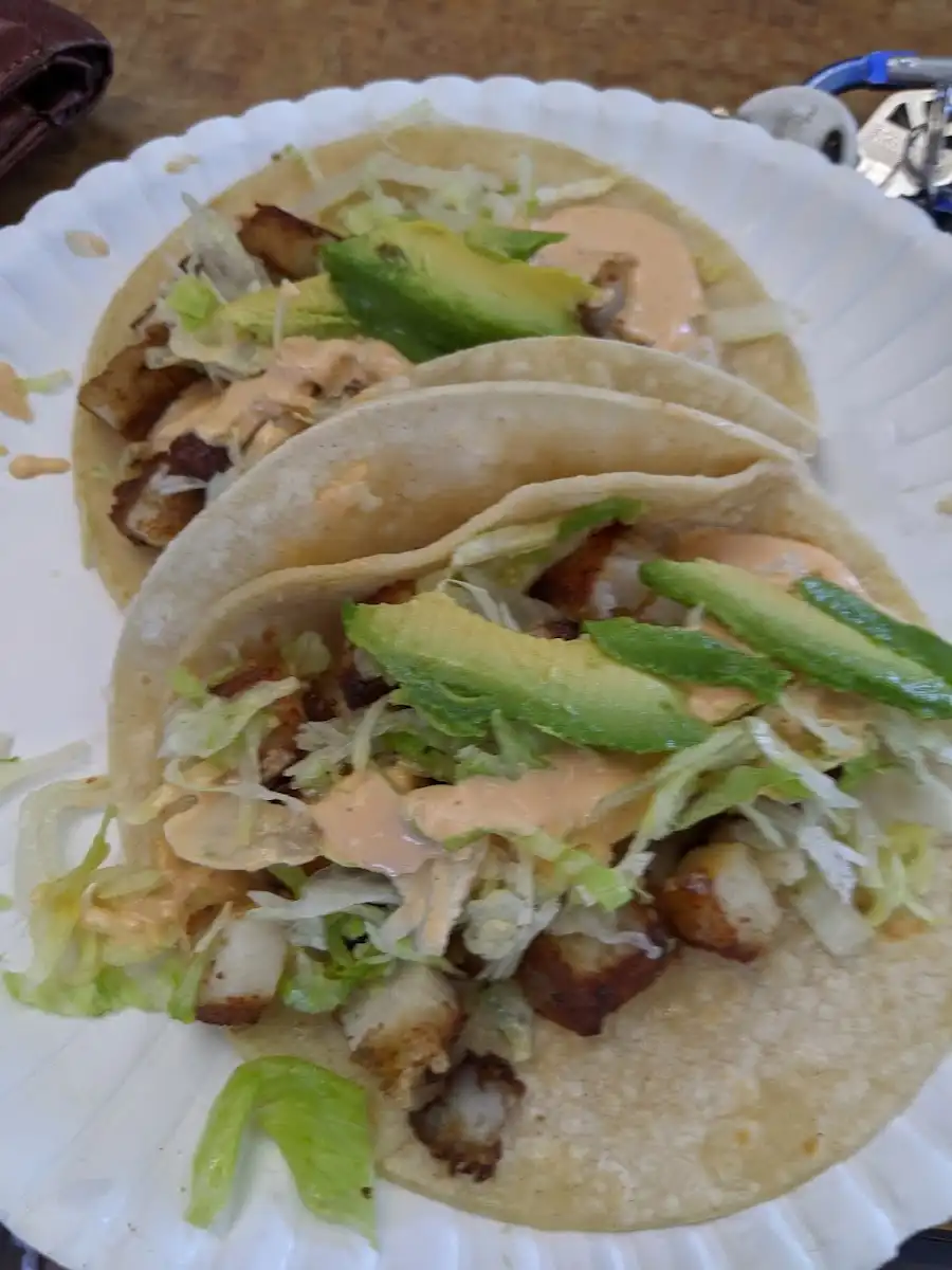 Coco's Taqueria Y Pupuseria – photo 5
