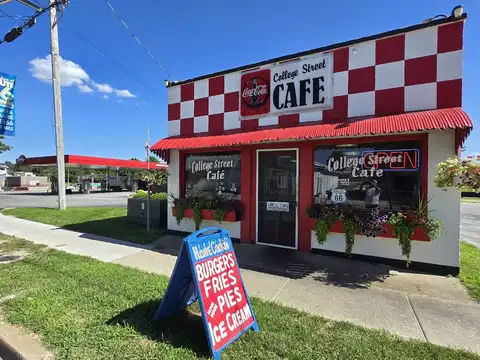 College Street Café in Springfield