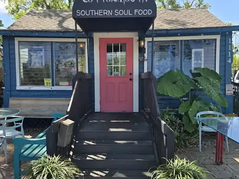 Cottonmouth Southern Soul Food in Bradenton