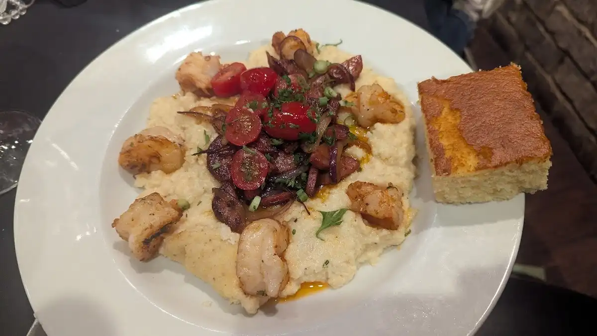 Crawdaddy's On Greenfield – photo 4