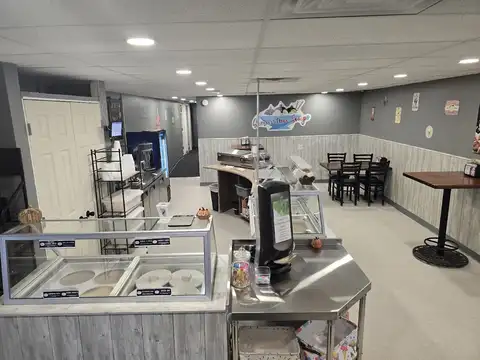 Cutting Edge Pizzeria in Fairland