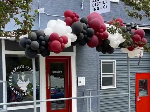 Defazio's Pizzeria Albany in Albany