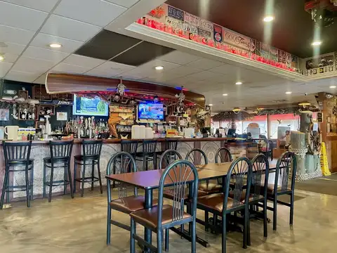 Detroit Pho & Crab Restaurant in Warren