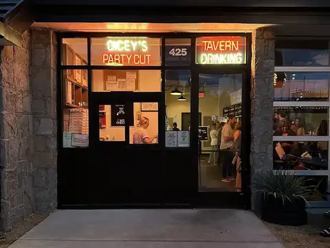 Dicey's Tavern in Nashville