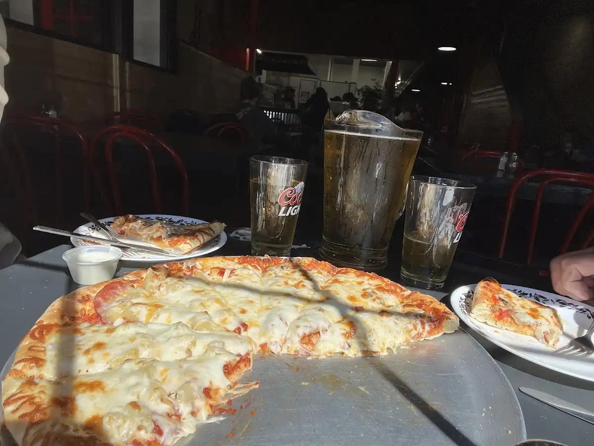 Doc's Pizza – photo 5