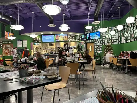 Doodle Drive In in Cuyahoga Falls