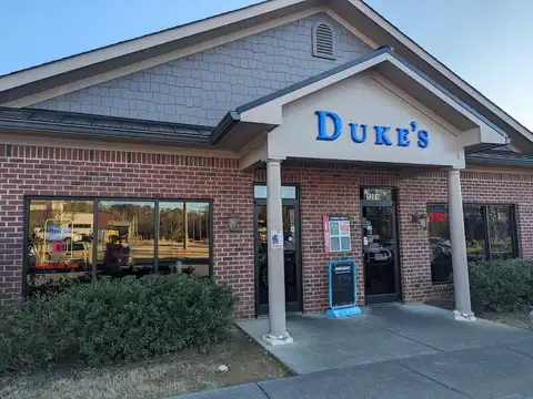 Duke's in Calhoun