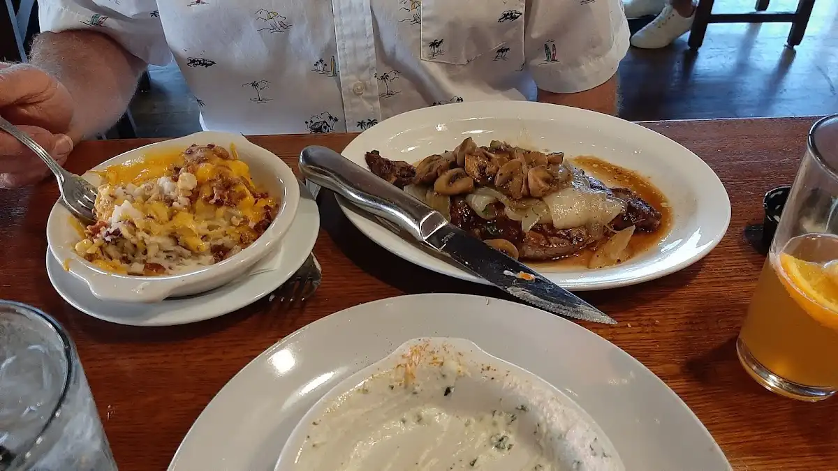 Eagles Nest Restaurant & Event Venue – photo 5