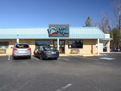 El Cerro Azul in Powhatan