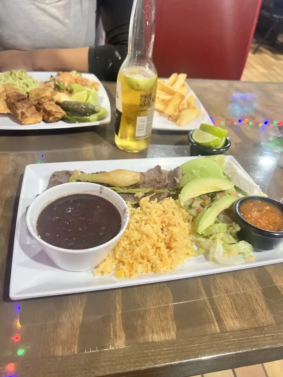 El Quetzal Tienda Y Restaurante – photo 2