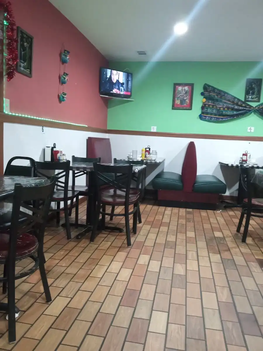 El Quetzal Tienda Y Restaurante – photo 4