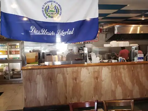 El Roble Salvadoran Restaurant in Reading