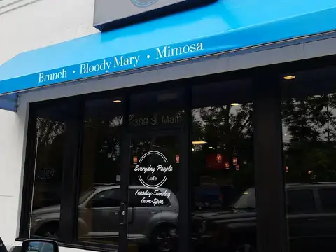 Everyday People Cafe in Bowling Green
