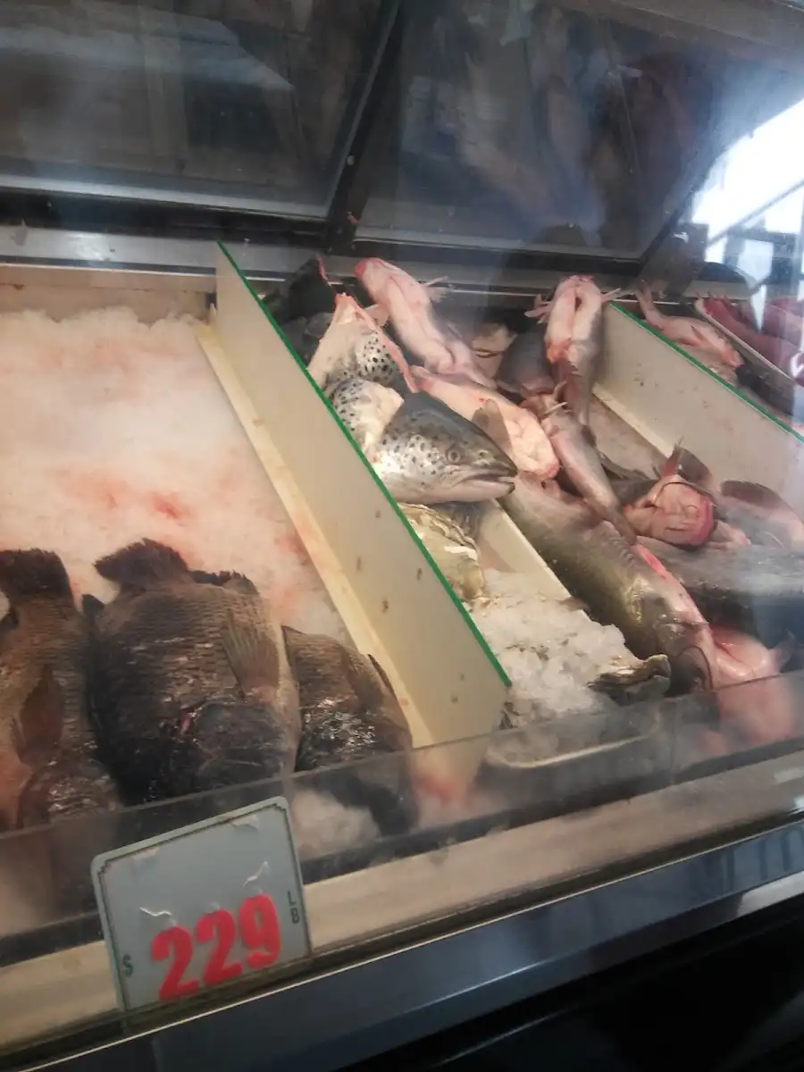Farmers Tran Seafood And Live Poultry Market – photo 2