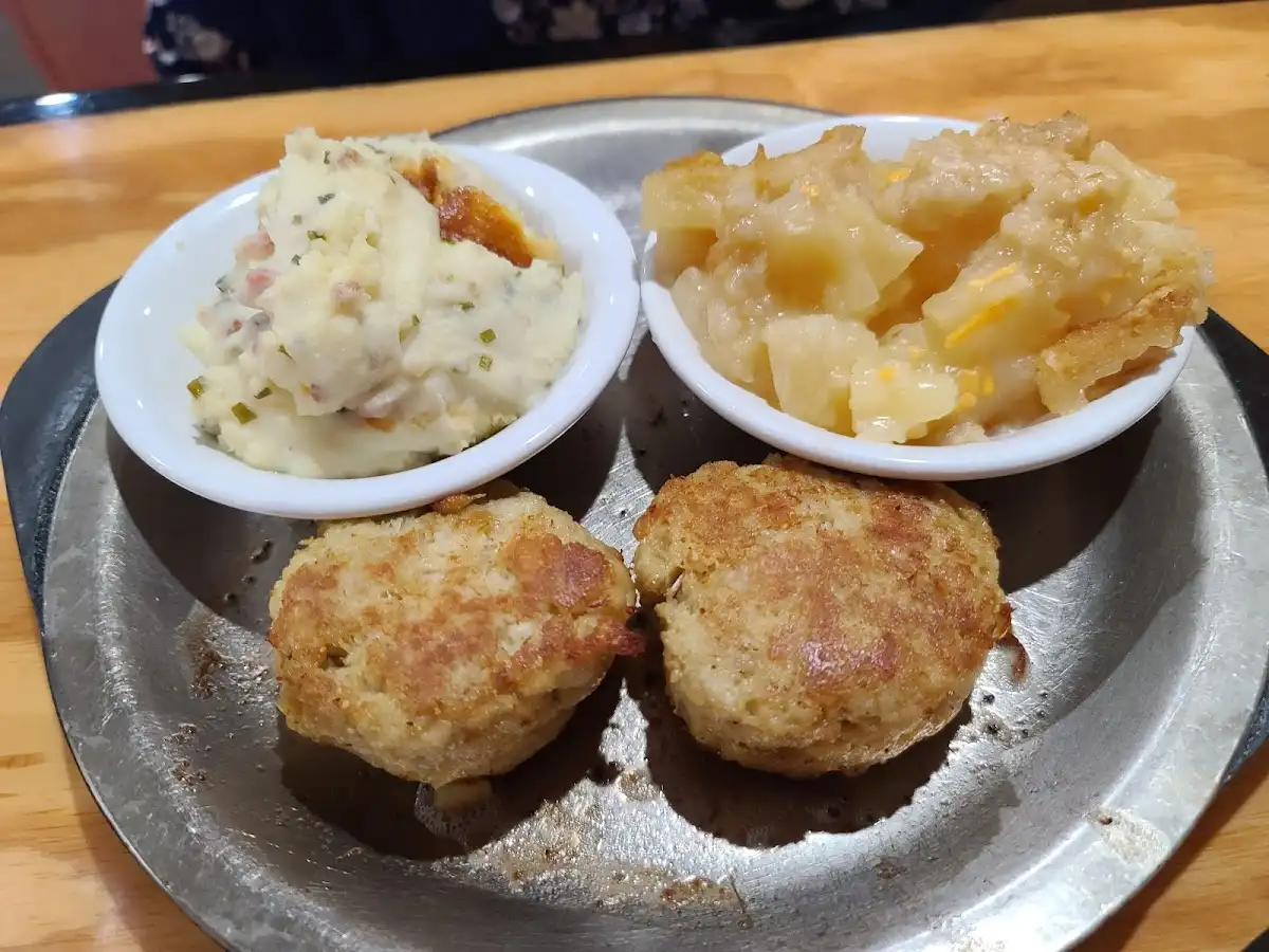 Fish Hook's Cafe – photo 2