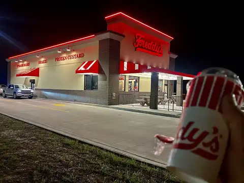 Freddy's Frozen Custard & Steakburgers in Bolivar