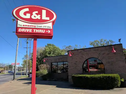 G&l Chili Dogs in Norton Shores